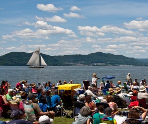 ClearwaterFestival2012_HudsonStage_PhotoEconosmith