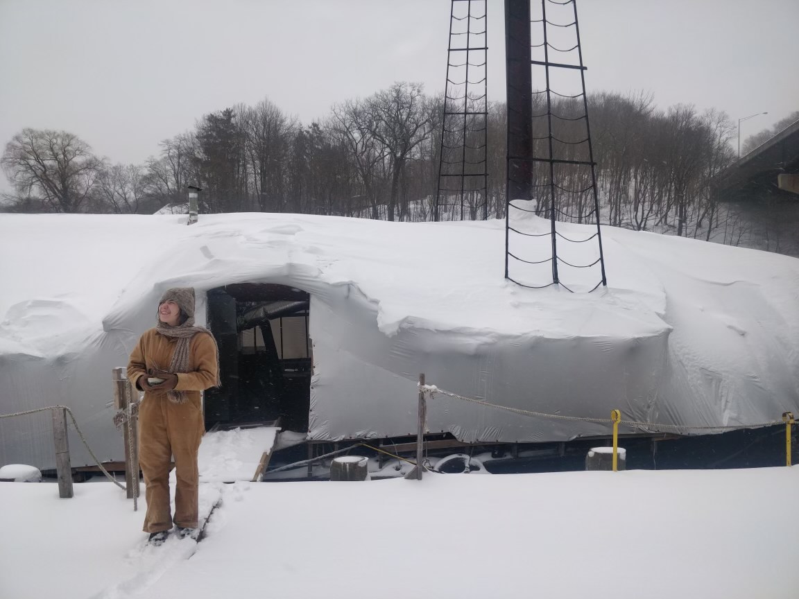 Snow-covered sloop December 2020